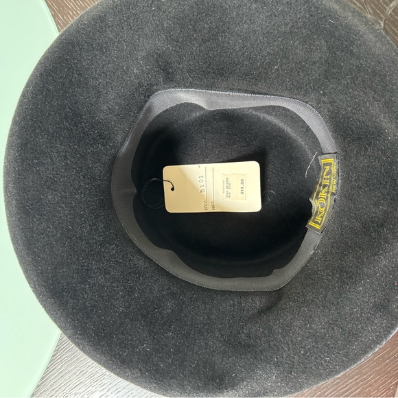 Elegant Black and Red Women's Hat - Picture 5 of 5